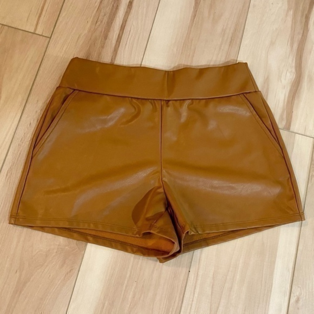Vegan Leather Pull On Shortie (Size S)